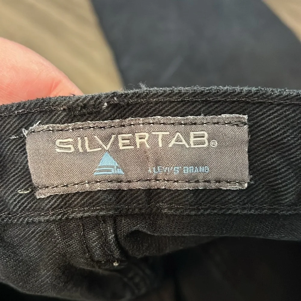 90’s VINTAGE SILVERTAB LEVIS  LOOSE FIT BLACK JEANS MADE IN USA WOMENS 28